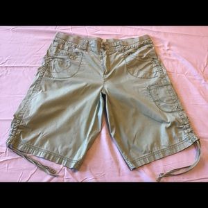 Women’s khaki and Company capris size 12